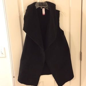 No Boundaries Black Vest Small